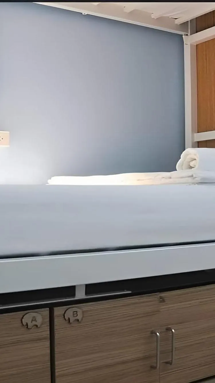 Standard Dormitory Bunk Female