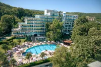 Park Hotel Perla - 游泳池