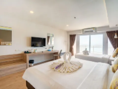 รอยัลพลา คลิฟฟ์ บีช โรงแรมในอำเภอ บ้านฉาง