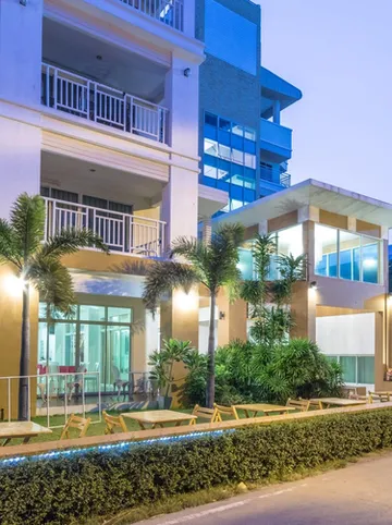 รูปภาพของโรงแรมนานาชาติบางแสน