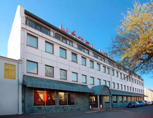 Hotel Holt - The Art Hotel - С баром