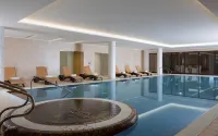 HolidayHall Samara (ХолидейХолл Самарабывш. Holiday Inn Samara) - С бассейном