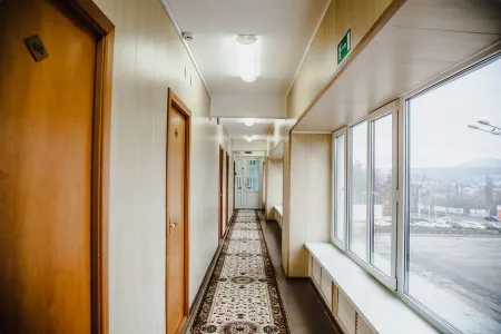 Южная Отели рядом с достопримечательностью «Памятник Остапу Бендеру»