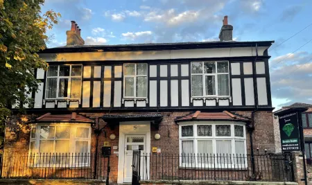 Emerald Residence Отели рядом с достопримечательностью «Margaret Clitherow Shrine»