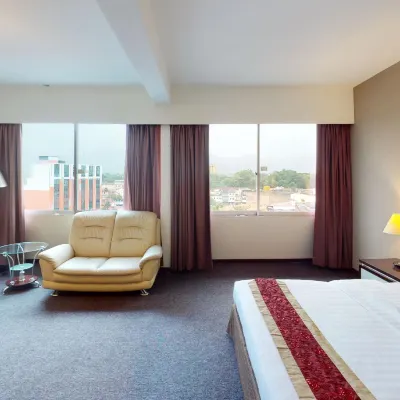 Ritz Garden Hotel โรงแรมใกล้ถนนคอนคิวไบน์