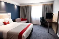 Cardiff Airport Hotel by Belvilla - parking