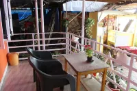 Lira Beach Place Hotels in Parra