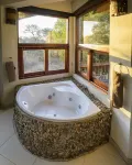 Leopard's Lair Bush Lodge - Hot Tub