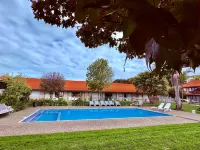 Airport Gold Star Motel - Kolam Renang