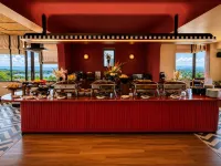 The Sierra - by the Lake - Desayuno
