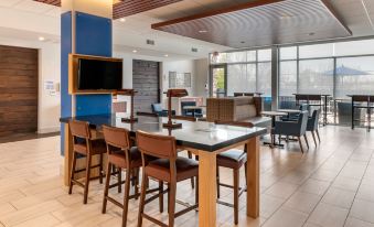 Holiday Inn Express & Suites Lancaster - Mount Joy
