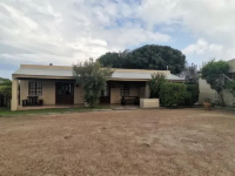 Tourist Lodge Gansbaai Hotels in Gansbaai