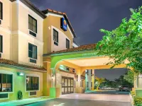 Comfort Inn & Suites Northeast - Gateway Hotels near Enclave at St. Petersburg