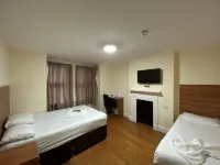 Contractors Guest House - parking