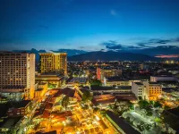 Hometel Night Bazaar Chiangmai Các khách sạn gần Chợ Anusarn