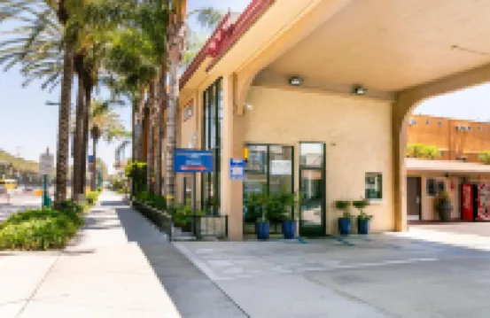 Anaheim Discovery Inn and Suites