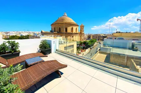 Cinematique Отели рядом с достопримечательностью «Моста Ротунда»