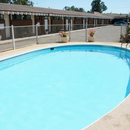 The Plains Motor Inn