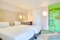 Greet  Hotel Versailles - Voisins le Bretonneux
