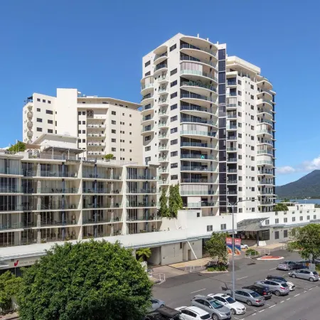Piermonde Apartments Cairns