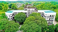 Villa Esmeralda Bryan's Resort Hotel and Restaurant - parking