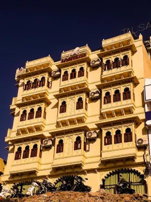Hotel Mewari Villa Pure Veg - Bed and Breakfasts