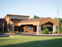The Carlton Lodge Hotels in Lenawee County