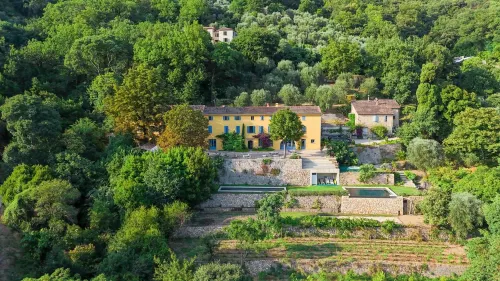 Domaine de la Cascade Parfumée Hotels in Cabris