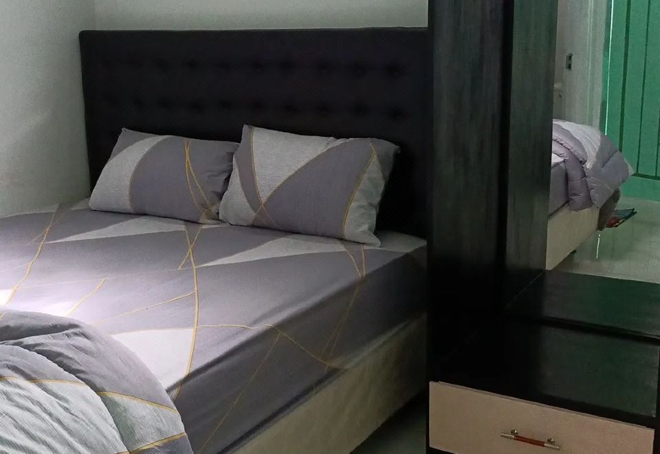 [Omah Victoria Homestay의 외부 전경 및 주변 풍경]