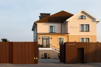 ヴィラ サラ のホテル