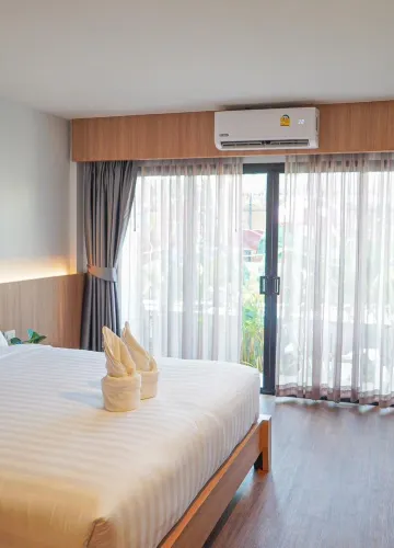 ห้องดีลักซ์ มีทางลงสระว่ายน้ำ