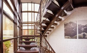Aura Aquarelle Hotel - Housity