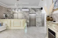 Grand Gallery Apartment by Provence