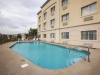 La Quinta Inn & Suites by Wyndham Evansville - piscina