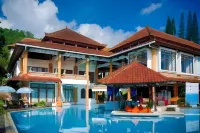 Royal Hotel and Villas Trawas - Pool