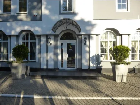 Балтика Отели рядом с достопримечательностью «Мемориальный комплекс в честь героев штурма Пиллау»