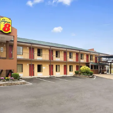 Super 8 by Wyndham Jackson