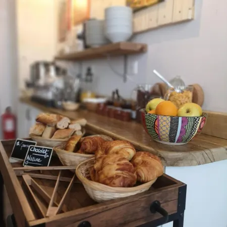 Georges Hostel & Café