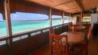 Phinisi Hostel Bira - breakfast