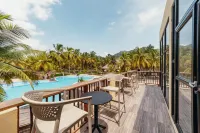โรงแรมทายบีช - ทาโยนา - สระว่ายน้ำแบบอินฟินิตี้