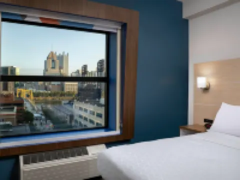 Holiday Inn Express & Suites PITTSBURGH NORTH SHORE by IHG Hotels in Pittsburgh