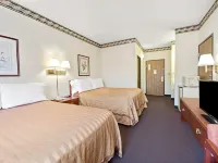 Travelodge by Wyndham St. Louis Hotels in Berkeley