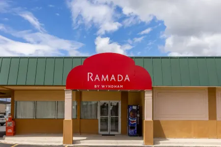 Ramada by Wyndham Rome/Verona Отели в г. Онейда Касл