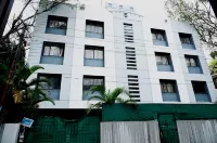 Backpackers hostel Hotels near Kamarali Durvesh Dargah (Khed Shivapur Dargah)