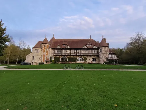 Chambres d'Hôtes Manoir de Beaumarchais Hotels in Les Chapelles-Bourbon
