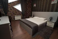 Sun City Hotel Hotel dekat Plyazh Trusovo