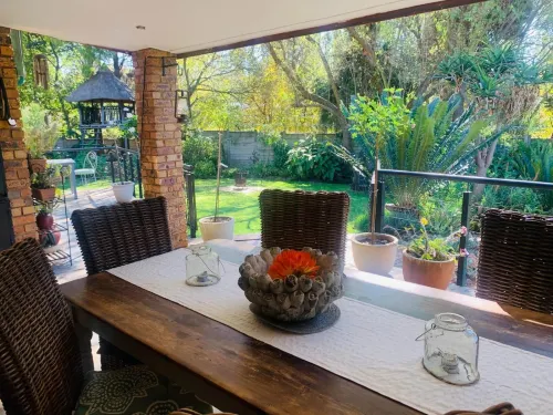 No 5 on Franschoek - Bed and Breakfasts