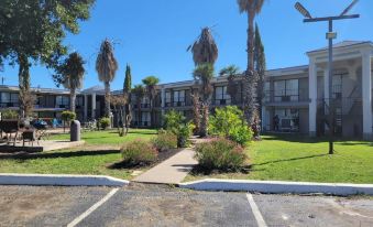 Knights Inn San Antonio Near at&T Center