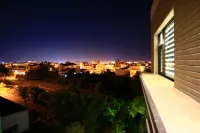 Riverbank Villa - Scenic