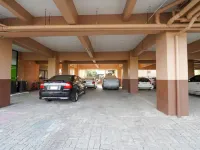 RoomQuest Sps Hotel and Residence - parking